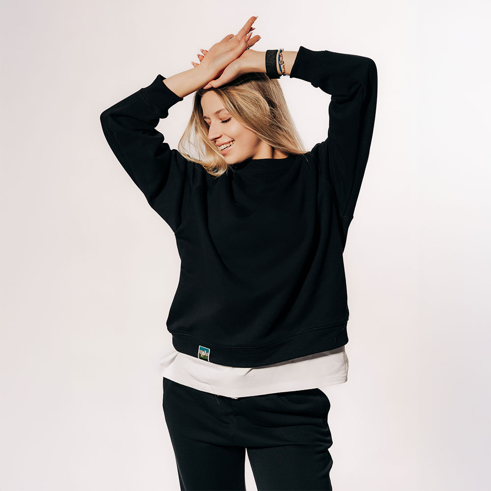 BLUZA-CZARNA_BEZ-KAPTURA_1