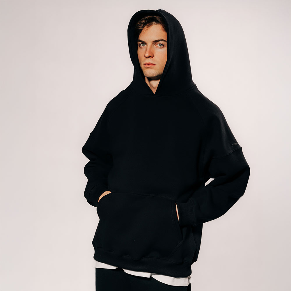 BLUZA-CZARNA_KAPTUR_6